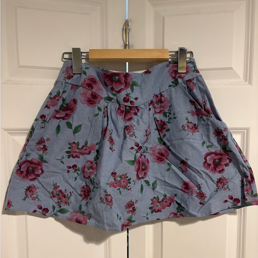 Lush 100% cotton Jean skirt with pink flowers. NWOT. Size small